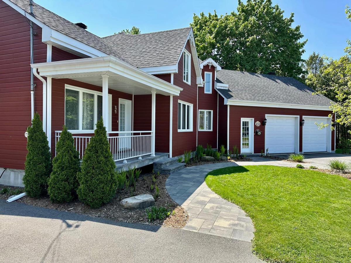 VENDU Maison à étages à vendre 820 Rue Principale Laval (Sainte