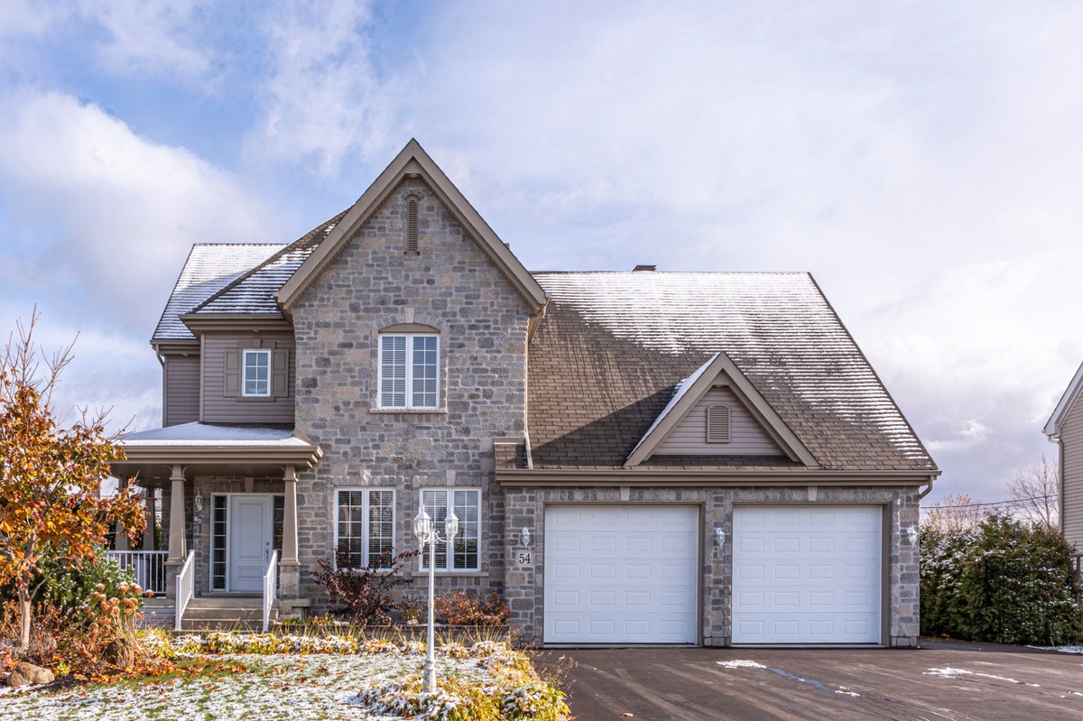 Maison à étages à vendre 54 Rue des Coquelicots SaintRochdel'Achigan