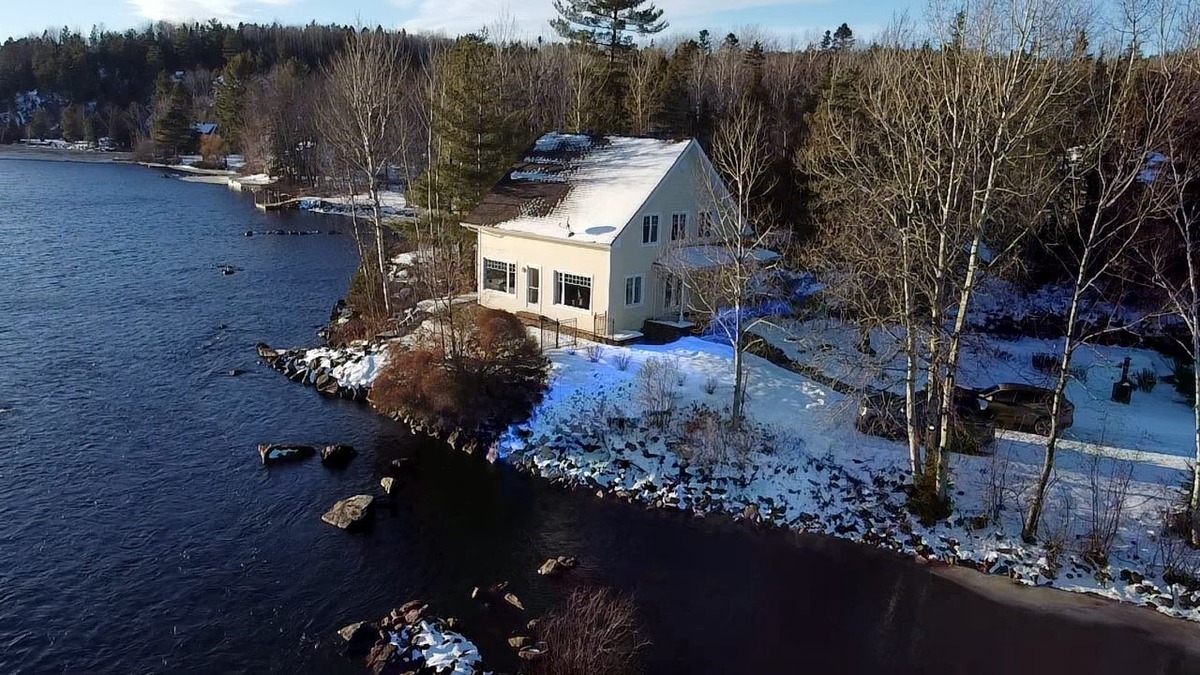Maison à étages à vendre 6387 Ch. du PortagedesRoches N. Saguenay