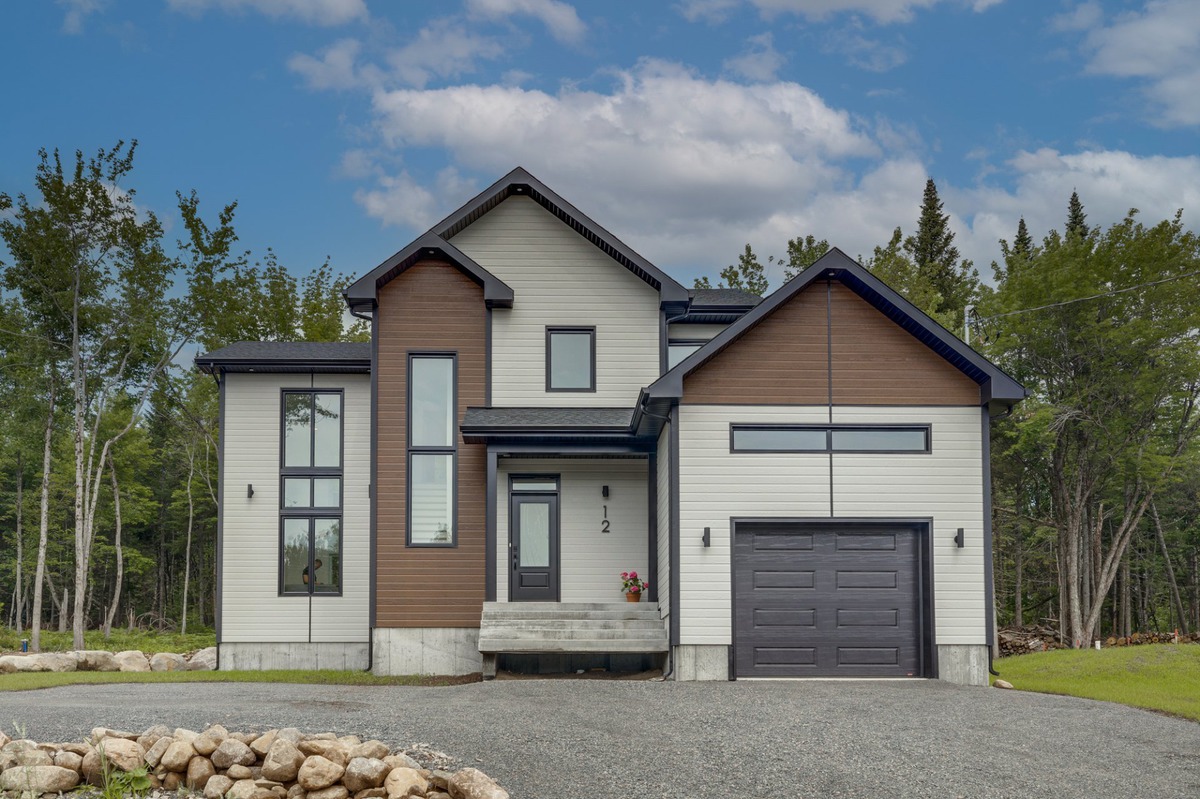 Maison à étages à vendre 12 Rue des Bruants FossambaultsurleLac