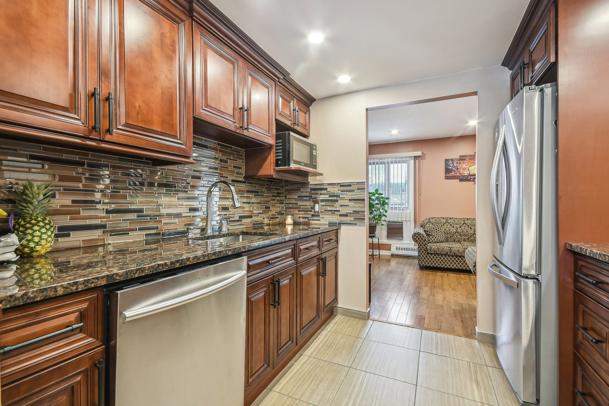 VENDU Maison à étages à vendre 532 Rue Spring Garden Dollarddes