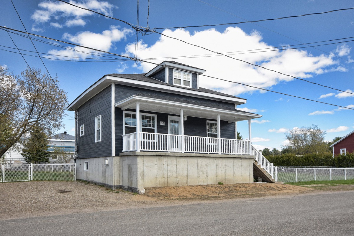 Maison à étages à vendre 57 Rue Pontbriand S. Mandeville