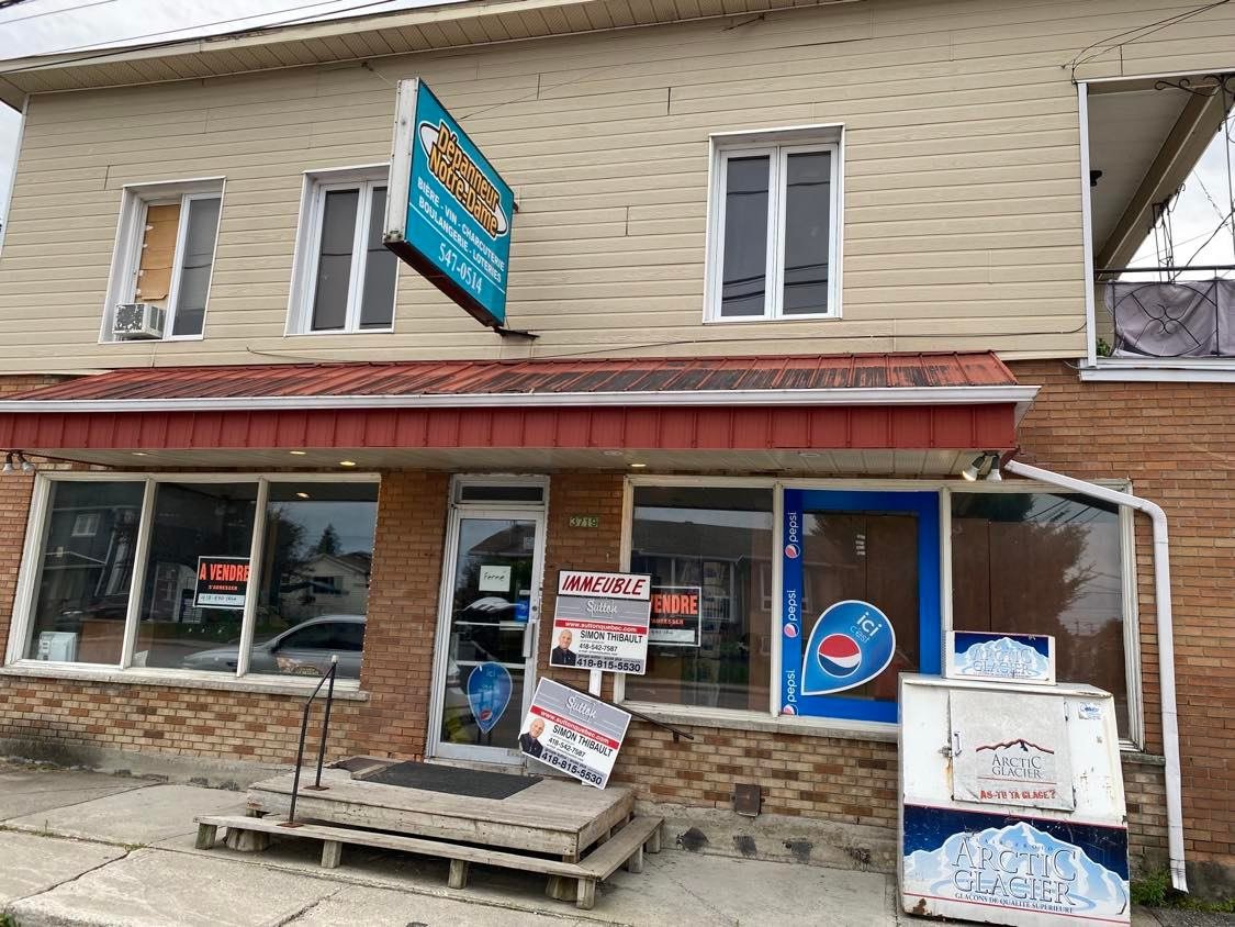 Bâtisse commerciale/Bureau à vendre 3719 Rue NotreDame Saguenay
