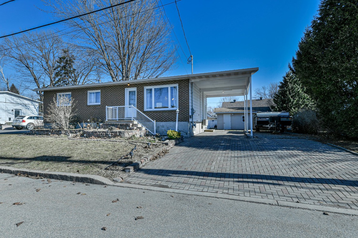 Maison de plainpied à vendre 117 8e Avenue L'ÎlePerrot