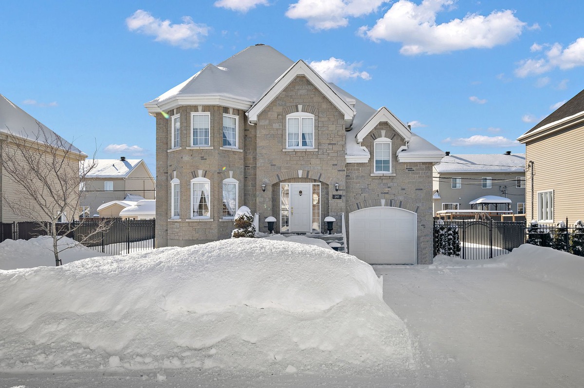 Maison à étages à vendre 297 Rue MauriceRichard VaudreuilDorion