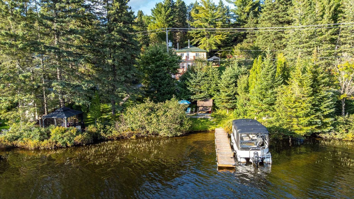 Maison à étages à vendre 1958 Ch. du LacQuenouille ValdesLacs