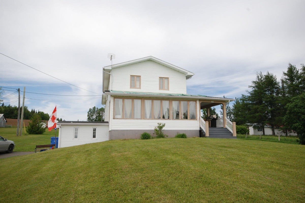 Triplex for sale 120 Route 132 PortDaniel/Gascons