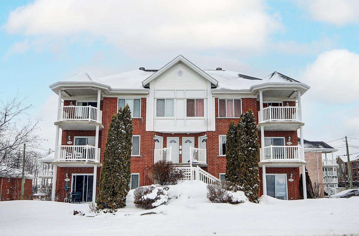 VENDU Appartement à vendre 2733 Rue Prospect Sherbrooke (Les Nations)