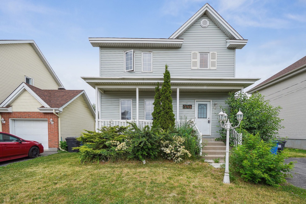 VENDU Maison à étages à vendre 799 Rue Valois VaudreuilDorion