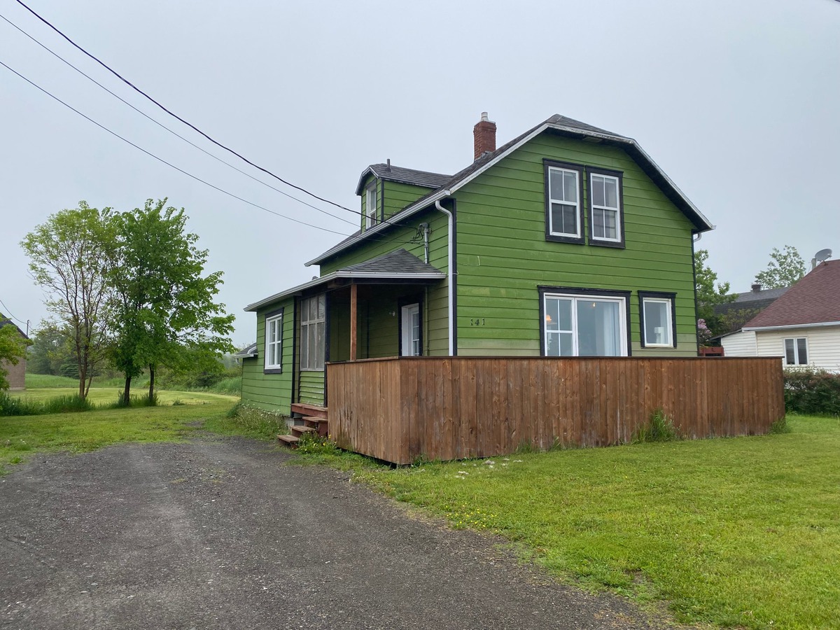 Maison à étages à vendre 141 Boul. Perron E. SaintSiméon