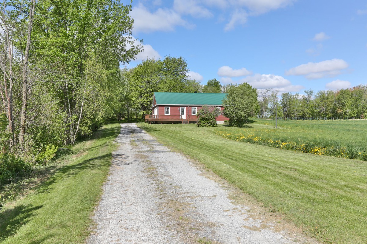 VENDU Maison de plainpied à vendre 570 Route 133 Henryville