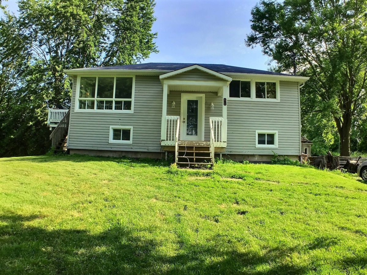 Bungalow for sale 11 Rue Poirier SaintPauldel'ÎleauxNoix