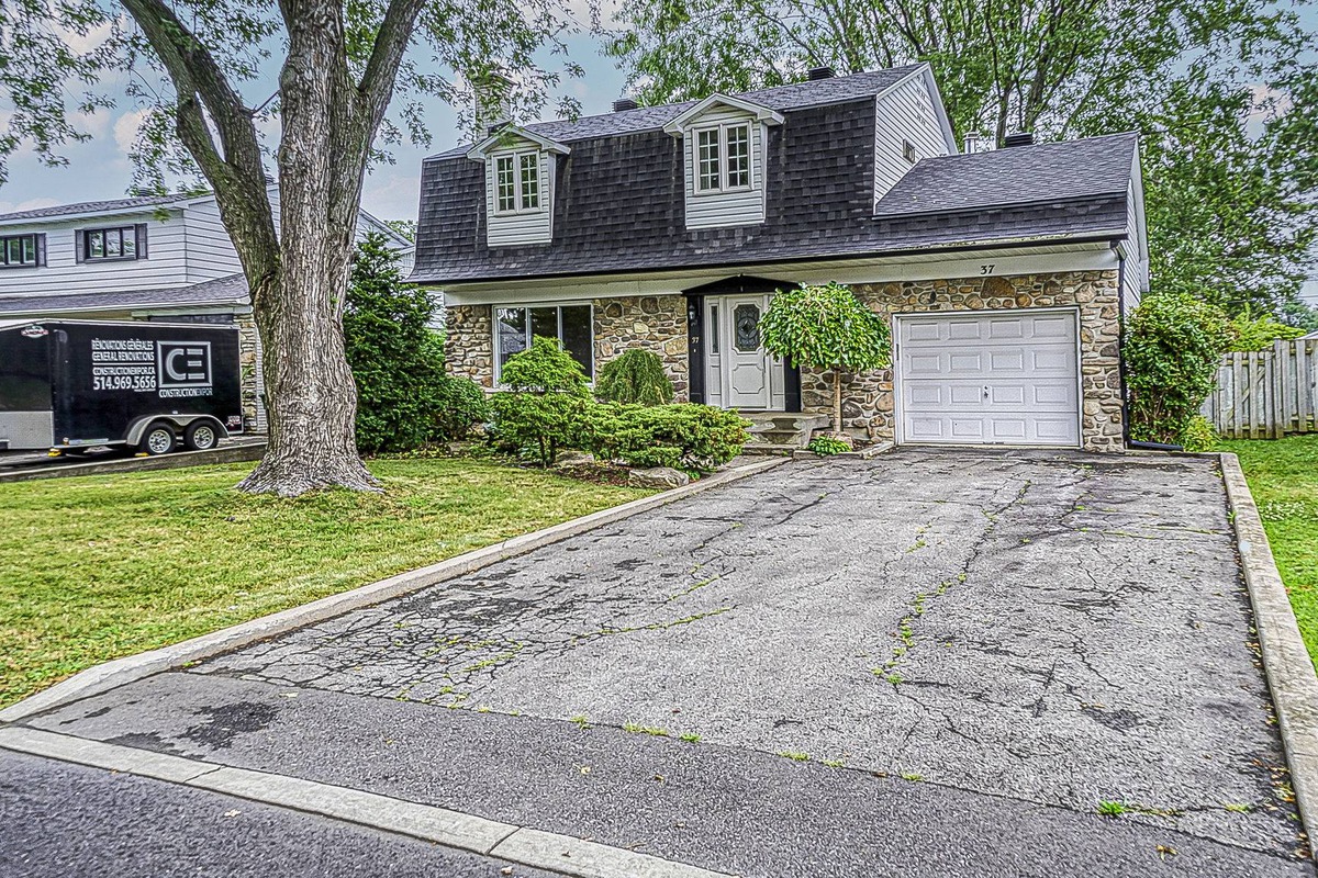 Maison à étages à vendre 37 Rue Catherine DollardDes Ormeaux