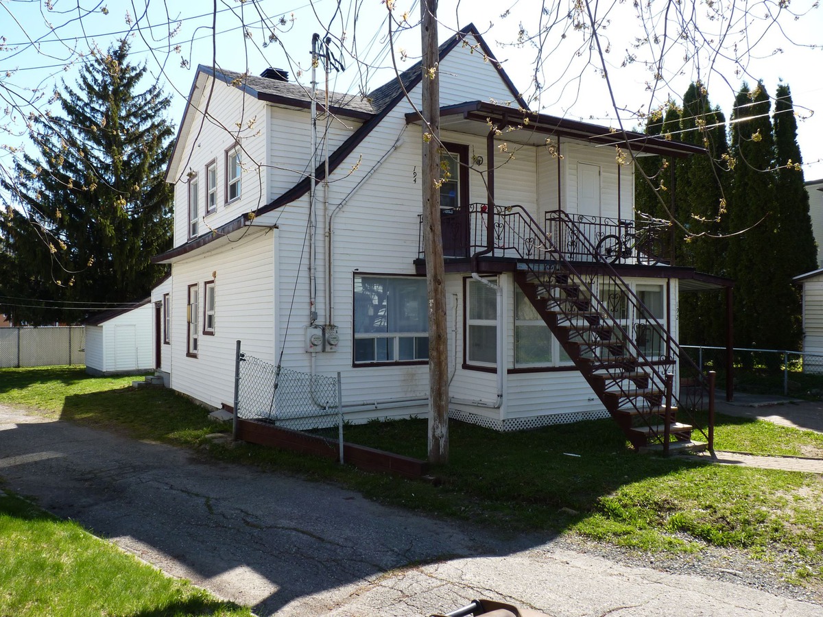 Duplex à vendre 192 194 Rue StDominique Lévis (Desjardins)