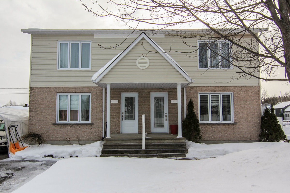 VENDU Maison à étages à vendre 1907 Rue de Morales Saguenay (Jonquière)