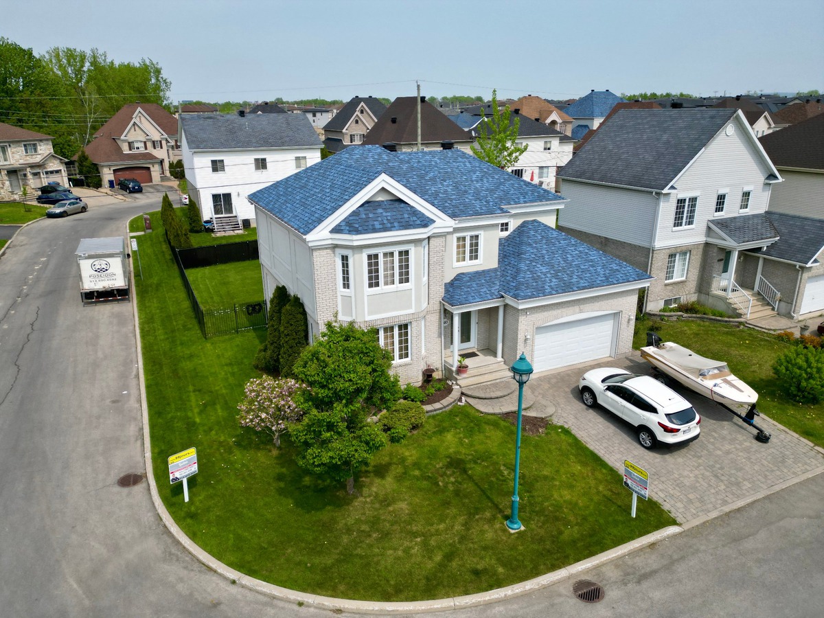 Maison à étages à vendre 1383 Rue Le Boutillier Laval (Chomedey)