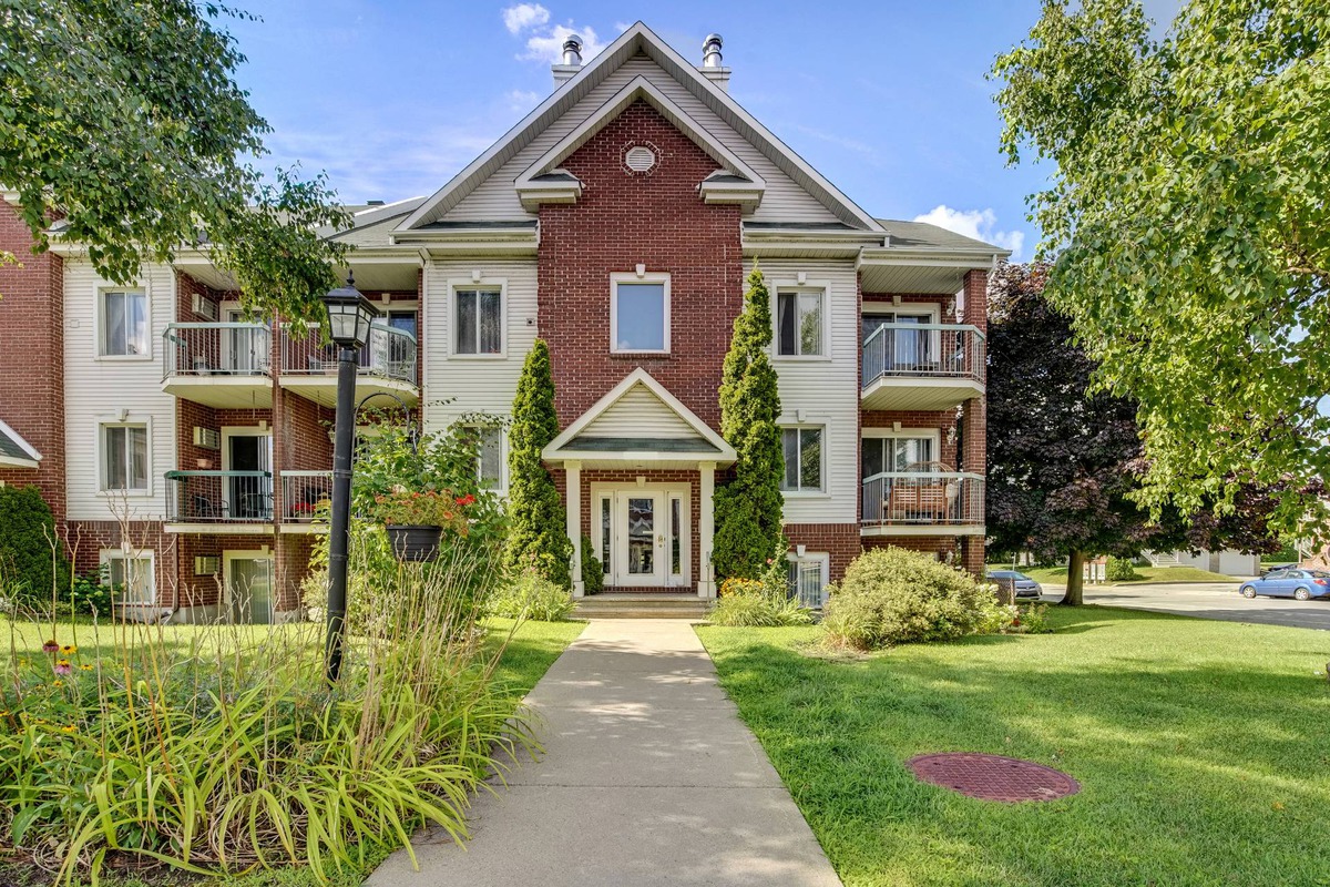 VENDU Appartement à vendre 2112 Av. AlbertMurphy, app. 202 Laval