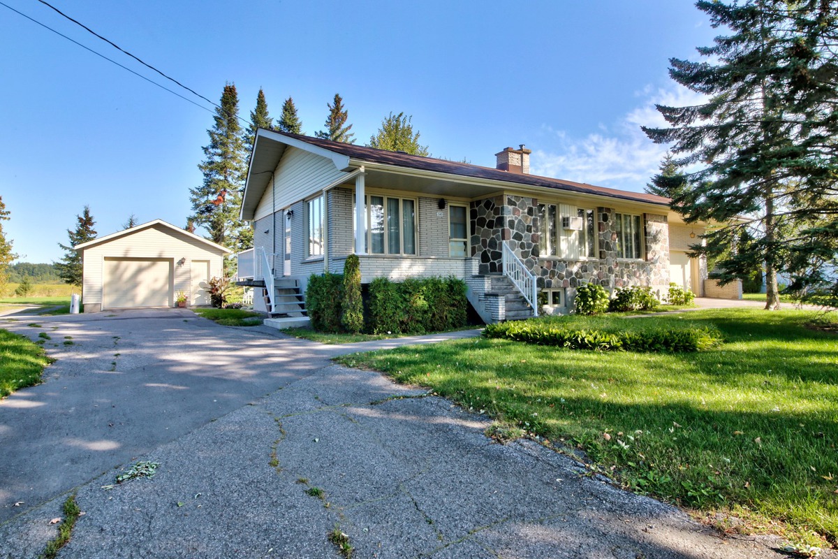 VENDU Maison de plainpied à vendre 3145 Côte de Terrebonne Terrebonne (Terrebonne)