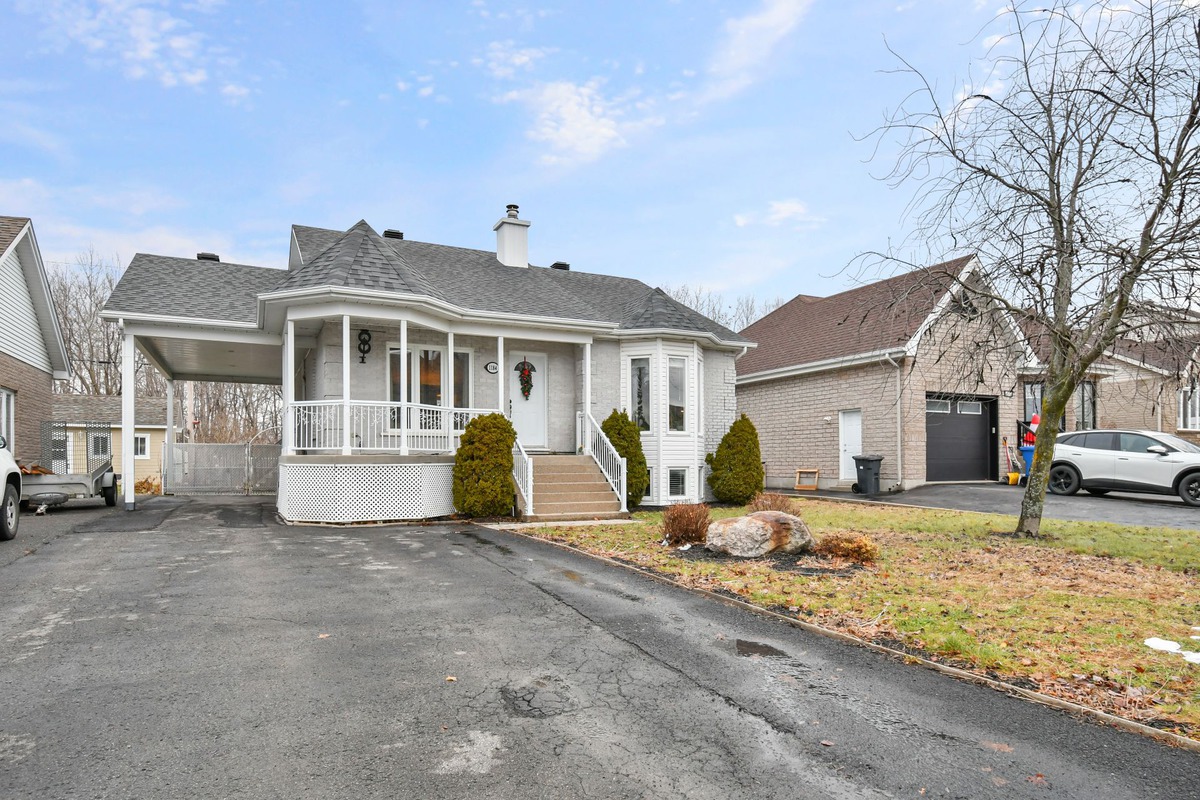VENDU Maison à un étage et demi à vendre 1184 1186 Rue Pinard