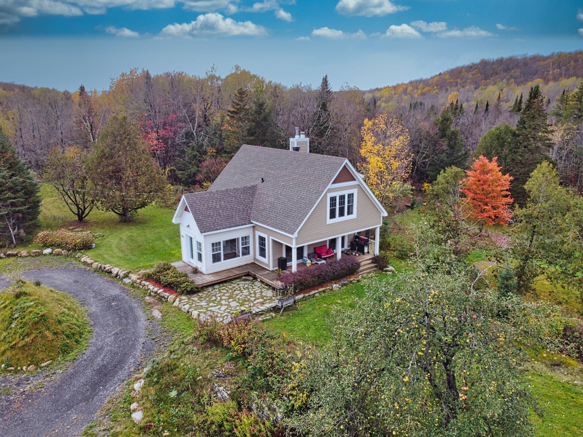 Maison à étages à vendre 2132 Ch. de Fitch Bay Stanstead Canton