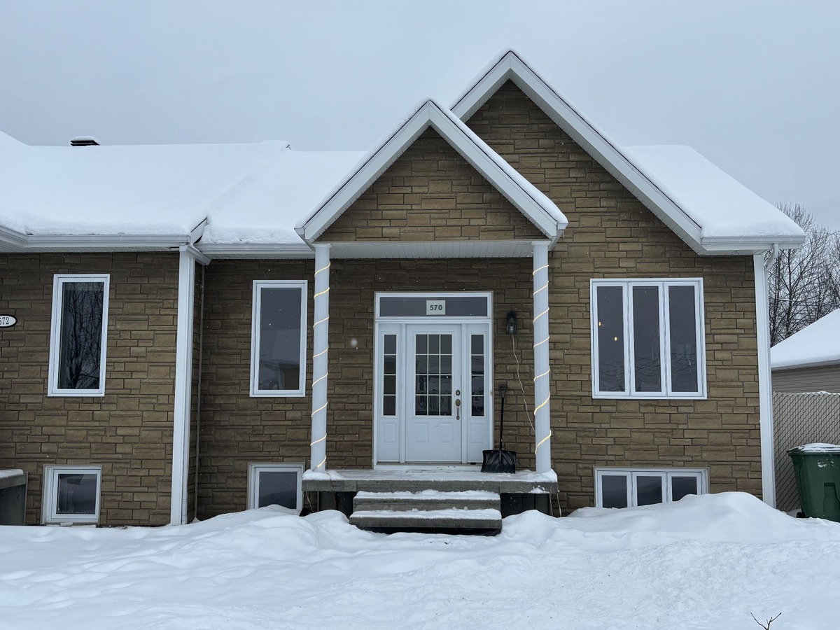 Maison à étages à vendre 570 Rue Flamand SaintHonoré