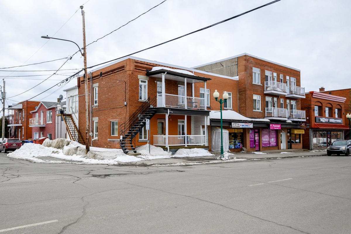 Propriété à revenus à vendre 1952 1984 Av. StMarc Shawinigan