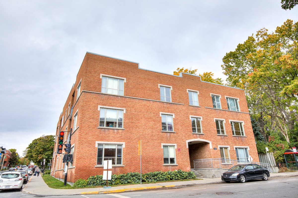 Appartement à vendre 5267 Ch. de la CôteStAntoine, app. 106