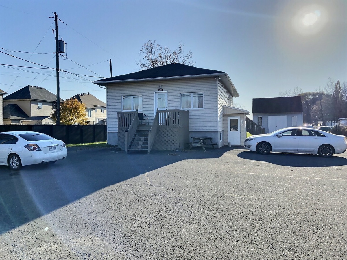 Quadruplex à vendre 9835 Ch. de Chambly Longueuil (SaintHubert)
