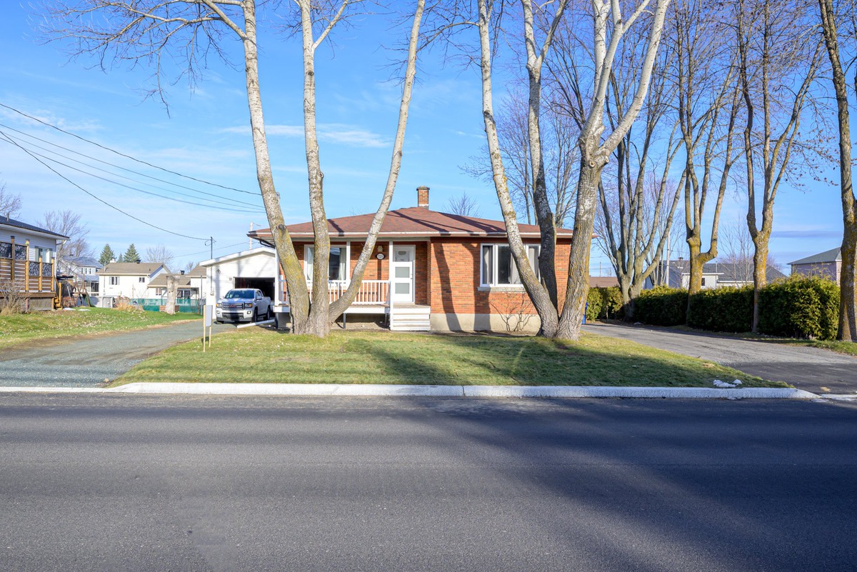 Maison de plainpied à vendre 720 Rue Marquis SaintCélestin