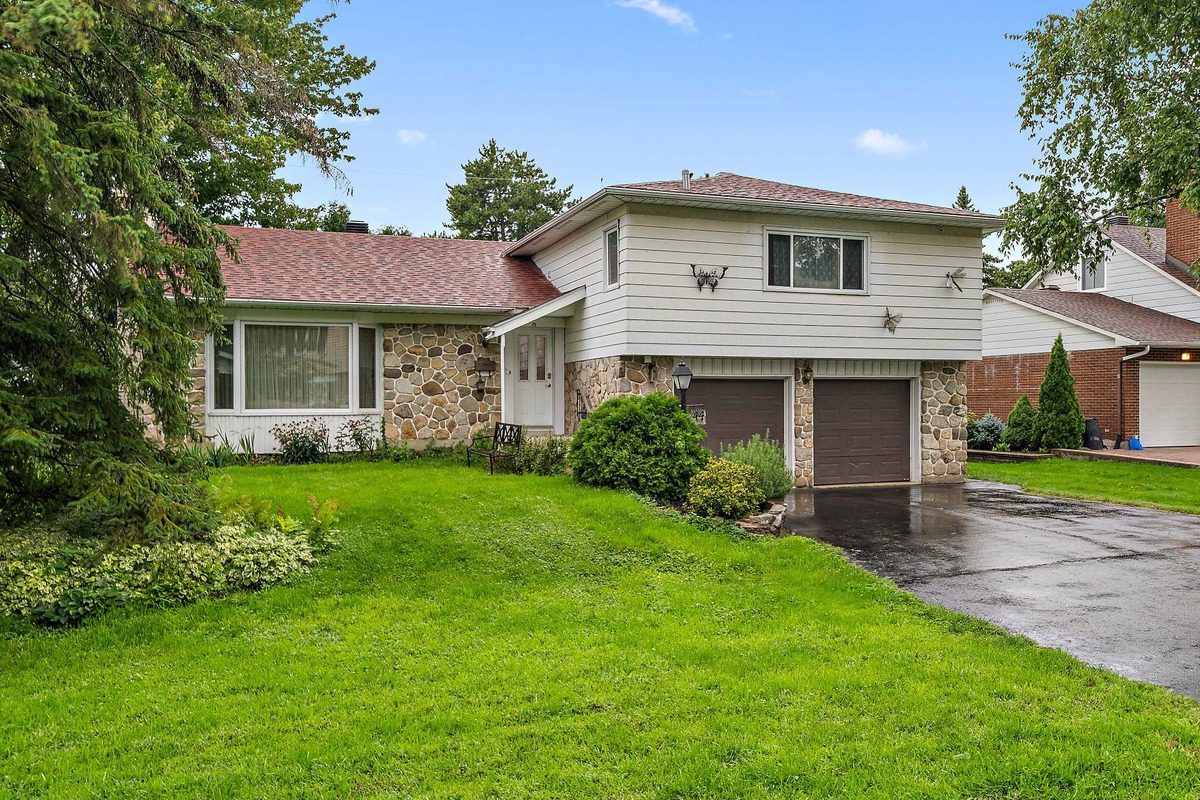 Maison à paliers multiples à vendre 44 Boul. Kirkland Kirkland