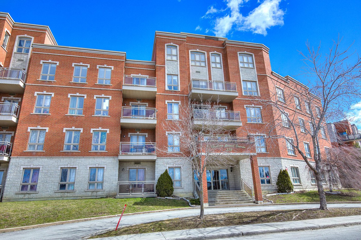 Apartment for rent 375 Boul. MarcelLaurin, app. 405 Montréal (Saint