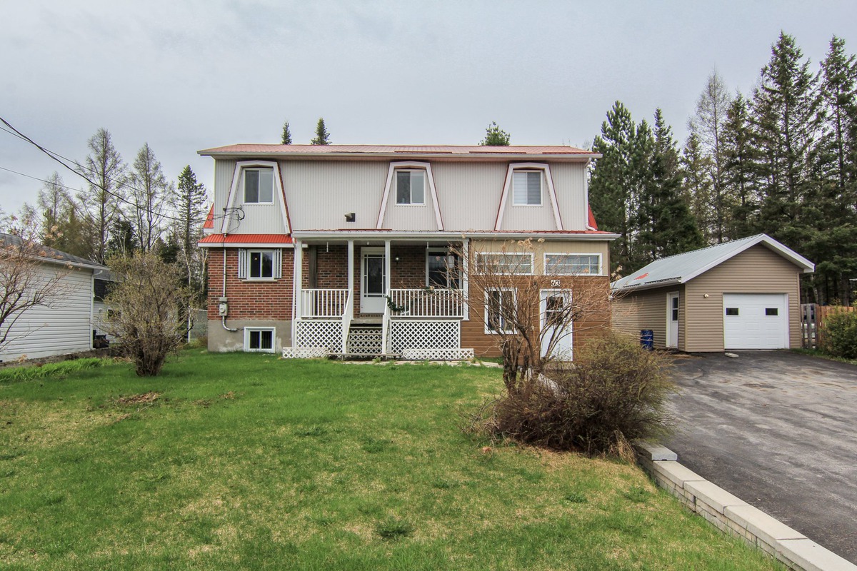 Maison à étages à vendre 63 Ch. Larrivée SaintHonoré