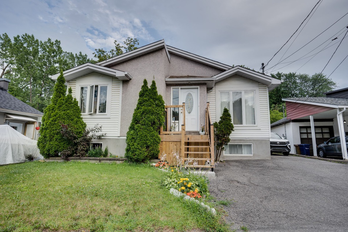 Maison de plainpied à vendre 9 Rue Bouffard Laval (SainteRose)