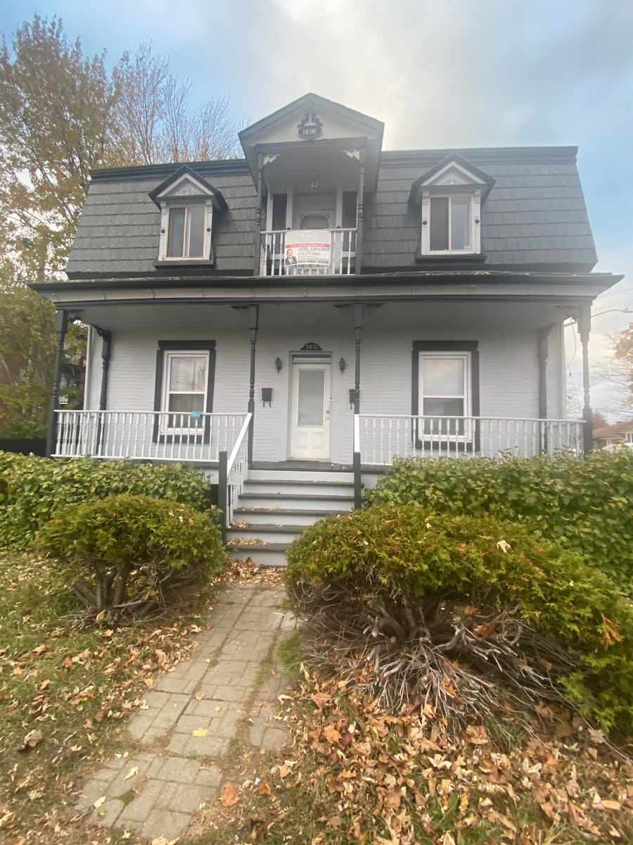 Triplex for sale 3671 3671A Ch. du Souvenir Laval (Chomedey)