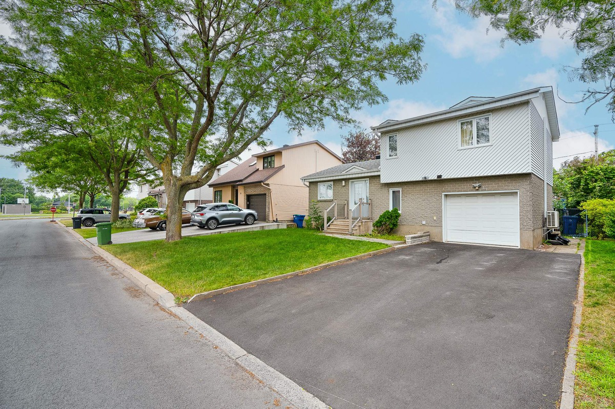 VENDU Maison à étages à vendre 12 Av. Jolliet Candiac