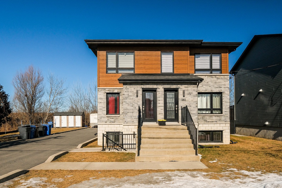 Triplex à vendre 261 265 Rue Jean SaintPhilippe