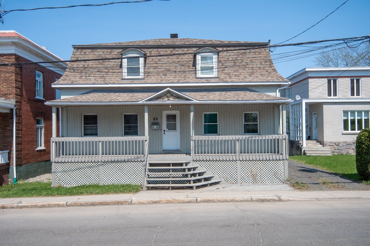 Maison à étages à vendre 23 Rue Lévis (Desjardins)