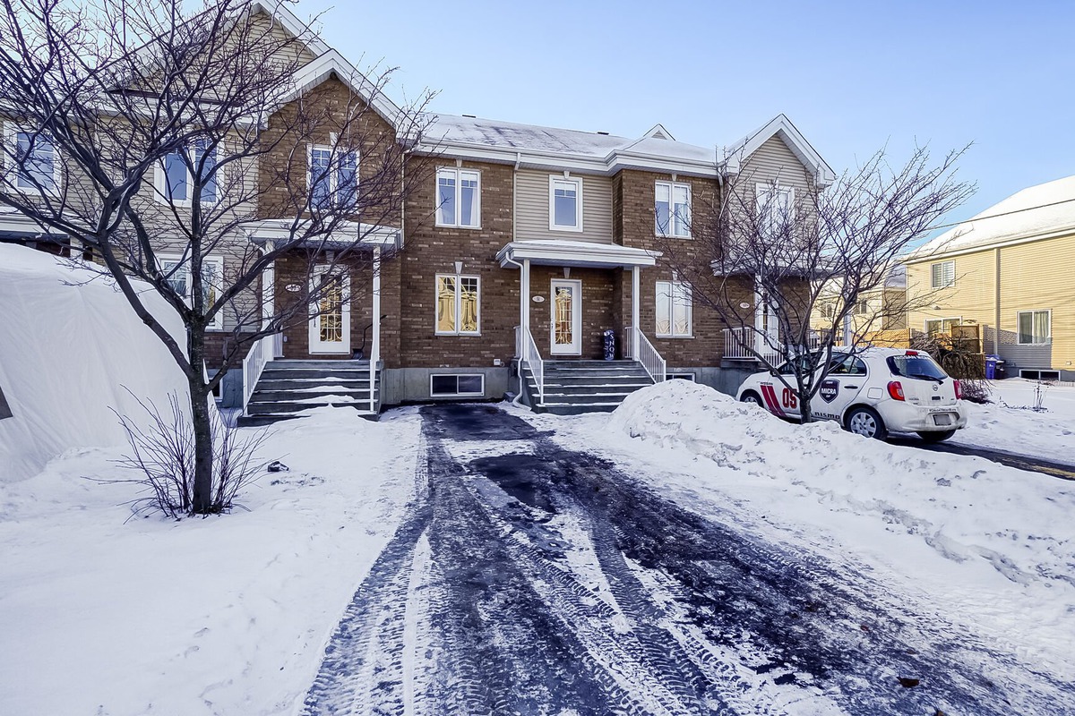 VENDU Maison à étages à vendre 51 Crois. du Suroît Rigaud