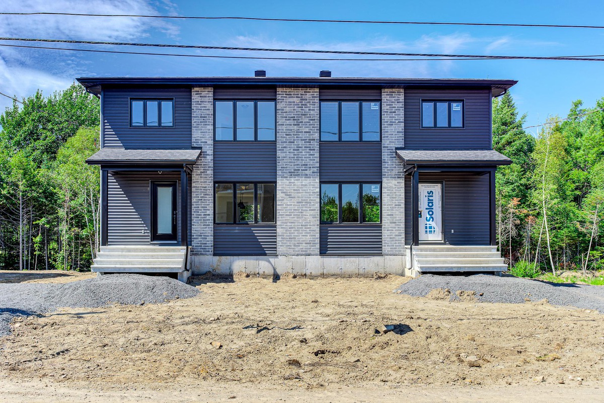 Maison à étages à vendre 297 Rue du Cardinal SaintApollinaire