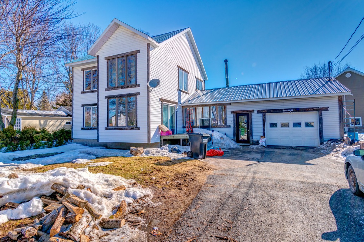 Oneandahalfstorey house for sale 35 Rue Leblanc SaintFrançoisduLac