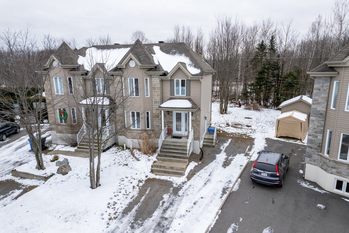 VENDU Maison à étages à vendre 7236 Rue J.A.Trudel TroisRivières
