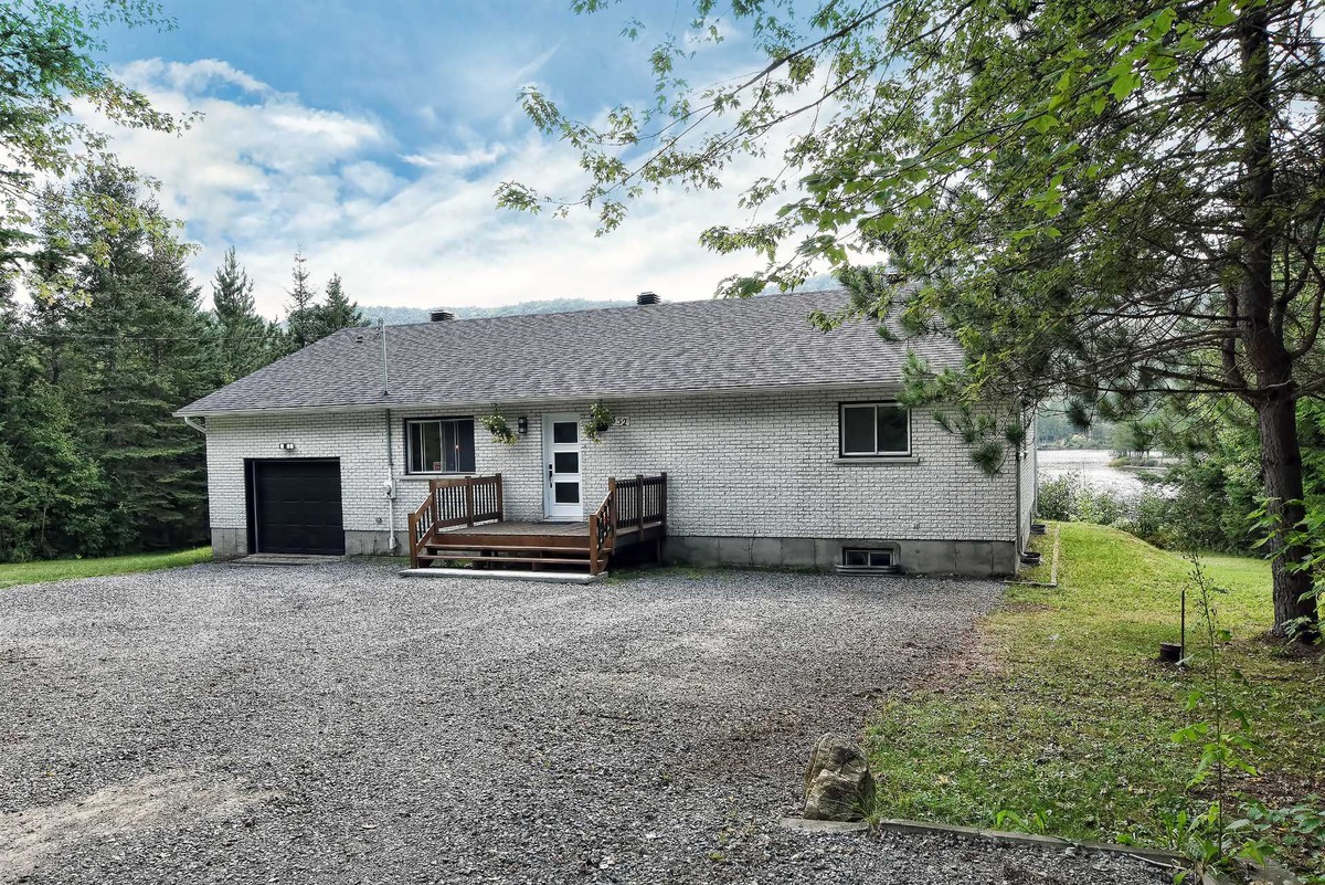 VENDU Maison de plainpied à vendre 352 Rue Normand Chertsey