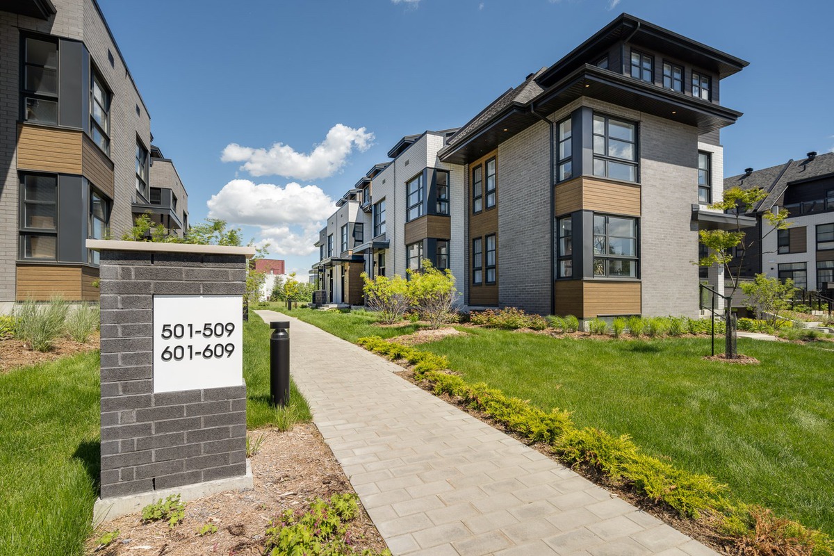 Maison à étages à vendre 607 Rue FrédéricBack SainteAnnedeBellevue