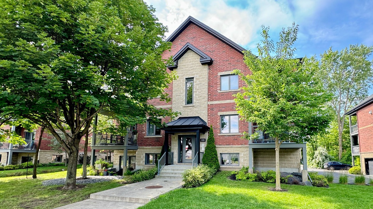 VENDU Appartement à vendre 535 Boul. Clairevue O., app. 101 Saint