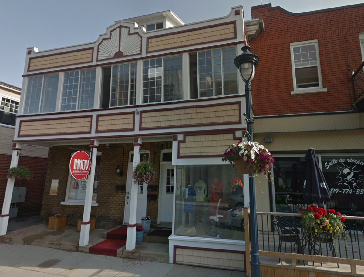 VENDU Bâtisse commerciale/Bureau à vendre 104 106 Rue Principale