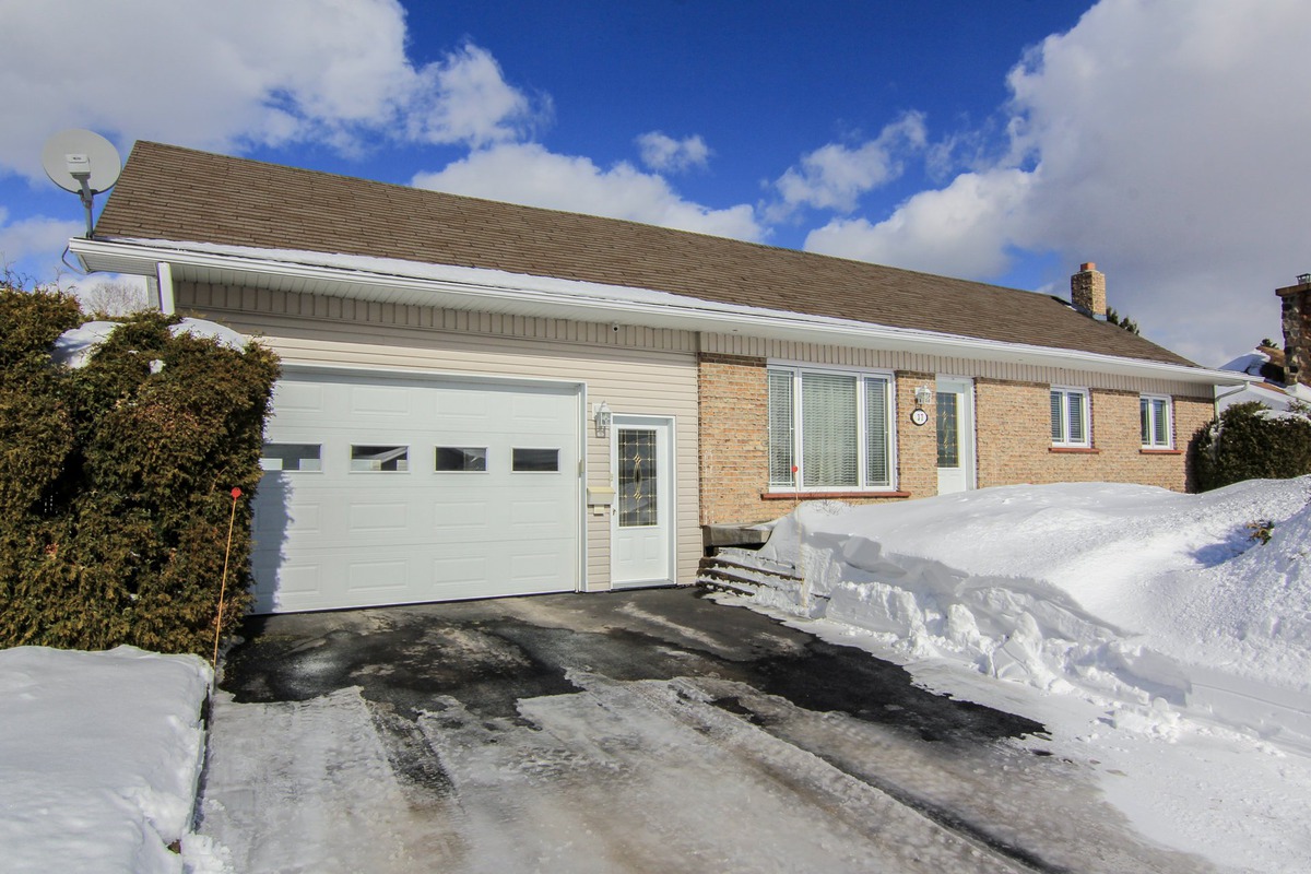 VENDU Maison de plainpied à vendre 37 Rue Roger Saguenay (Canton