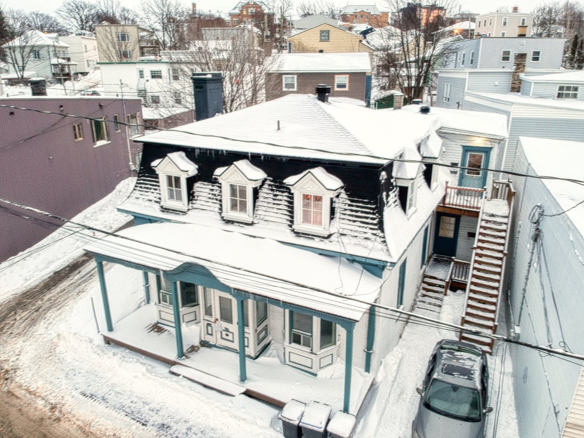 Quadruplex à vendre 12 12C Rue StJoseph Lévis (Desjardins)
