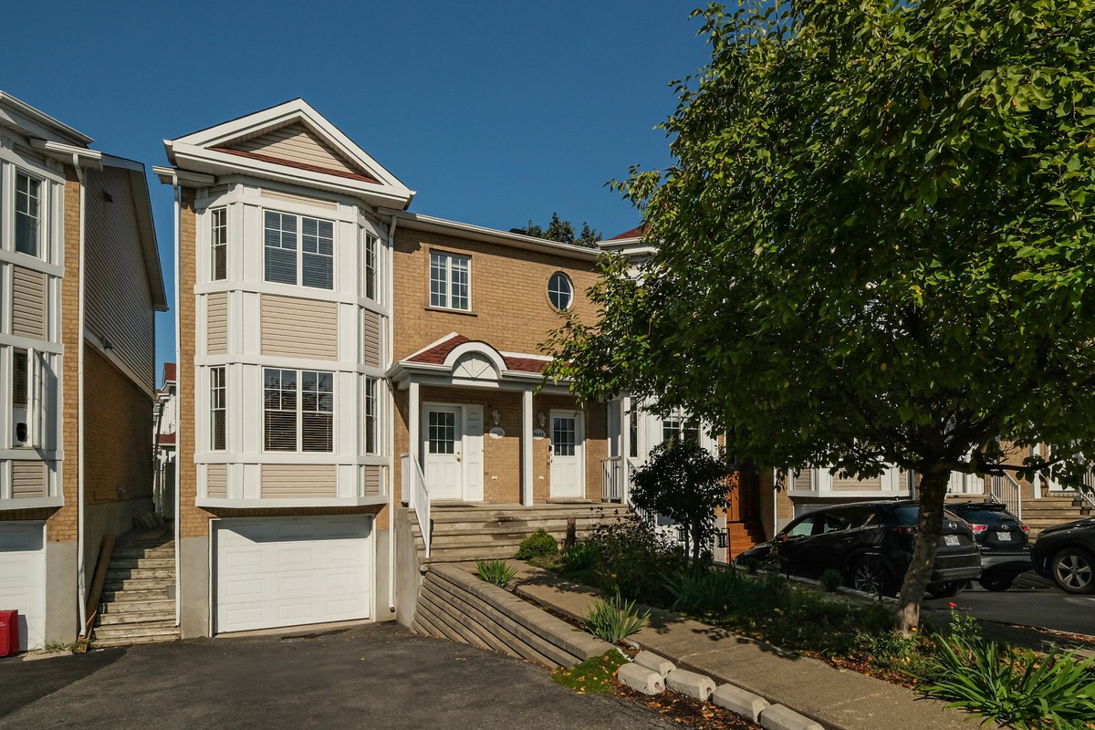 Maison à étages à vendre 9625 Rue Riverin Brossard Visite libre
