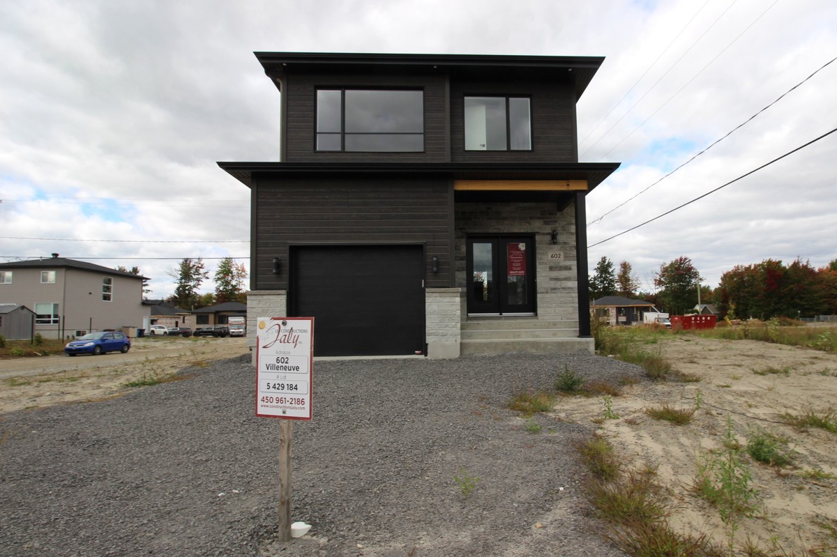 Maison à étages à vendre 615 Rue VianneyTherrien SaintLin/Laurentides