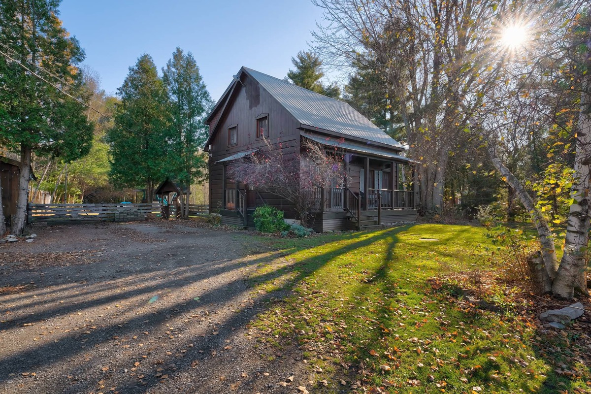Maison à étages à vendre 1163 Grand rg SteClotilde SainteClotilde